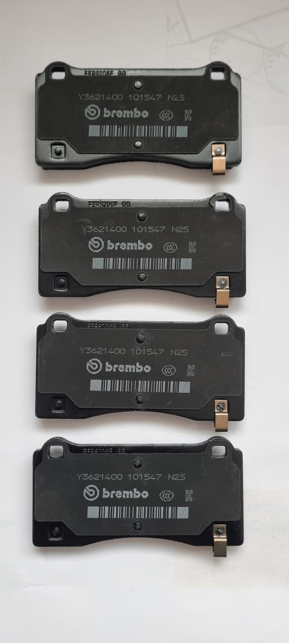 Tesla model 3 predné brzdové obloženie BREMBO